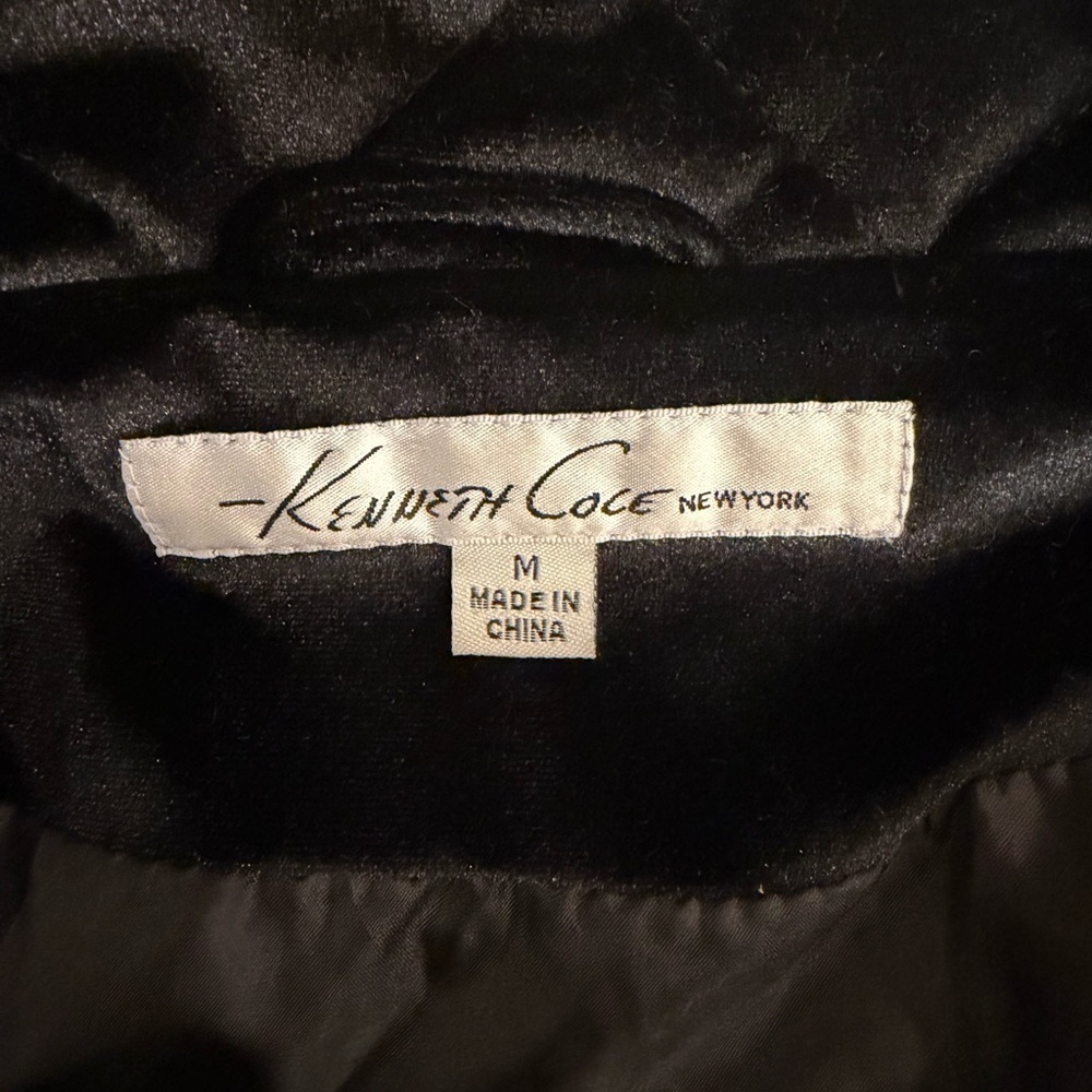NWOT Kenneth Cole Velvet Black Quilted Vest size Medium - Picture 5 of 5